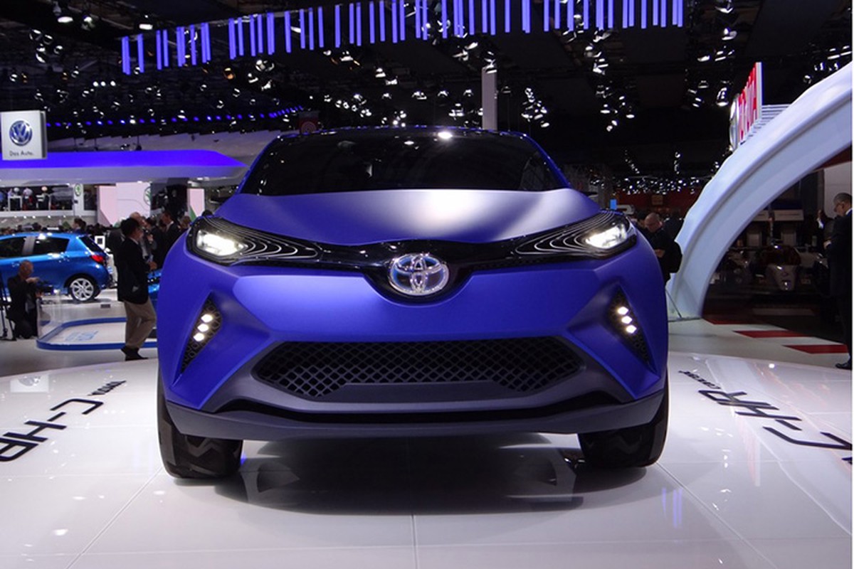 Toyota C-HR se la doi thu 